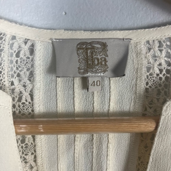 T.Ba Lizzy Blouse romantic Crème long sleeve button front lace size 40 / medium - Picture 5 of 10
